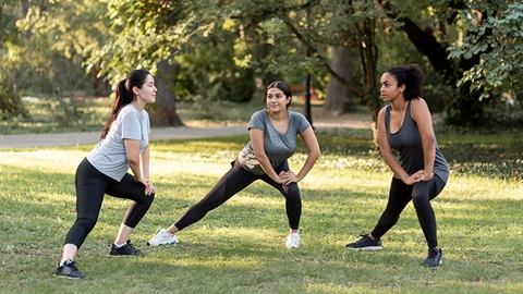 personal-trainer-women-park-outside-business.jpg