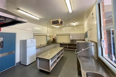 Glen Waverley Main Kitchen