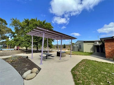 Oakleigh Community Centre outdoor sitting area