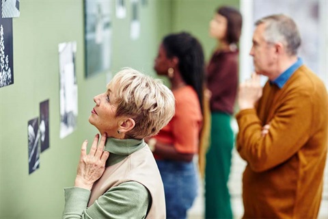 Woman in the gallery