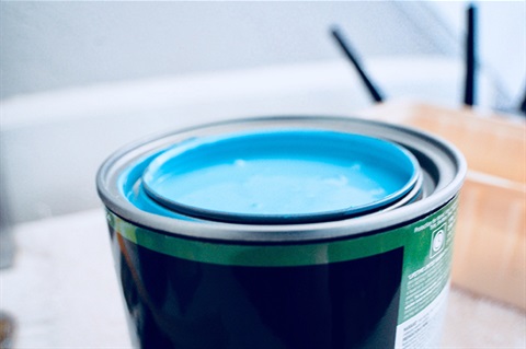 image of tin of paint