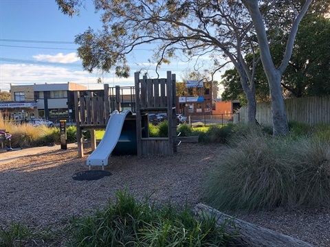 Viewpoint Reserve Playground 4